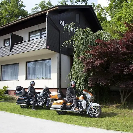 Alparti Mini Hotel